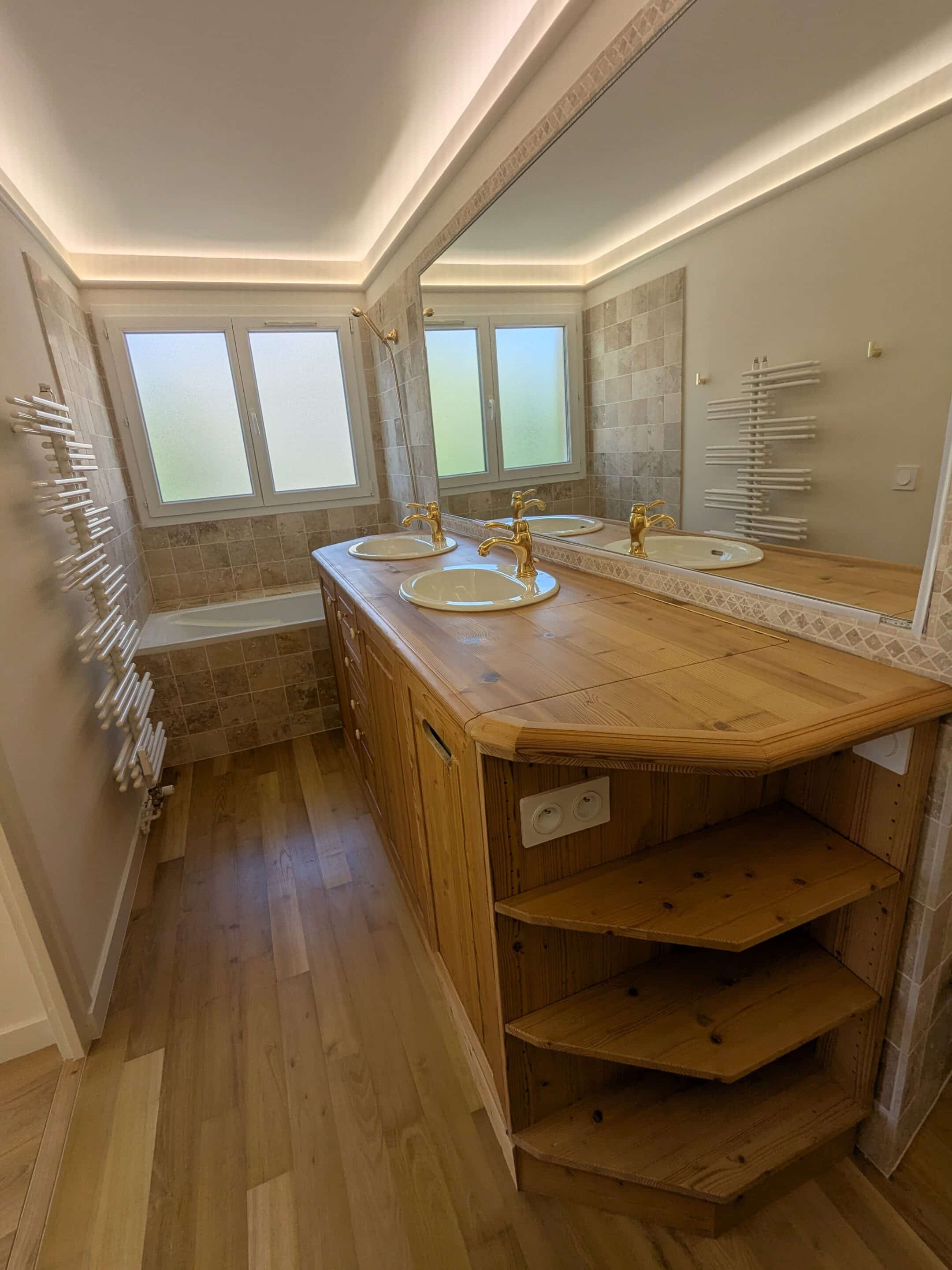 Salle de bain Conception : Céline Piccarreta Dessin mobilier sur mesure : Céline Piccarreta
